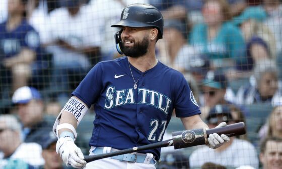 Mariners and Jesse Winker are reportedly at odds and butting heads
