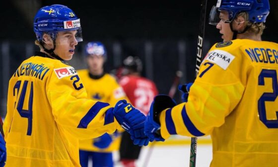 Canucks 2022 draft picks Jonathan Lekkerimäki and Elias Pettersson named to Sweden’s World Junior roster