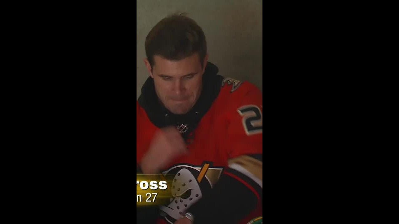 A 🌹 for the Bachelor's dance moves