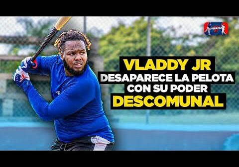 7 Minutes of Vladdy Jr Mashing Balls in the DR