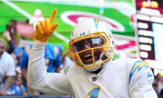 Chargers' DeAndre Carter: Substitute teacher-turned-special teams standout