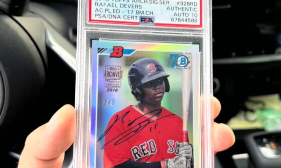 Rafael Devers #’d rookie auto just showed up, seemed like a good time to post it ✅ Would love to see some of your card/memorabilia collections in here!
