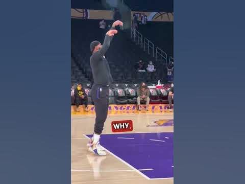 Here's evrything Lebron James does before a Nba game