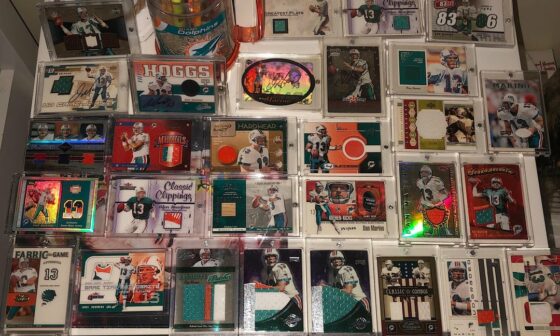 Wanted to share some of me and my dads Dan Marino card collection with some phin fans ☀️🐬