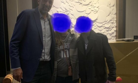 I saw Vlade after the game tonight! I’m a lifelong Kings fan and he was my favorite player growing up 💜