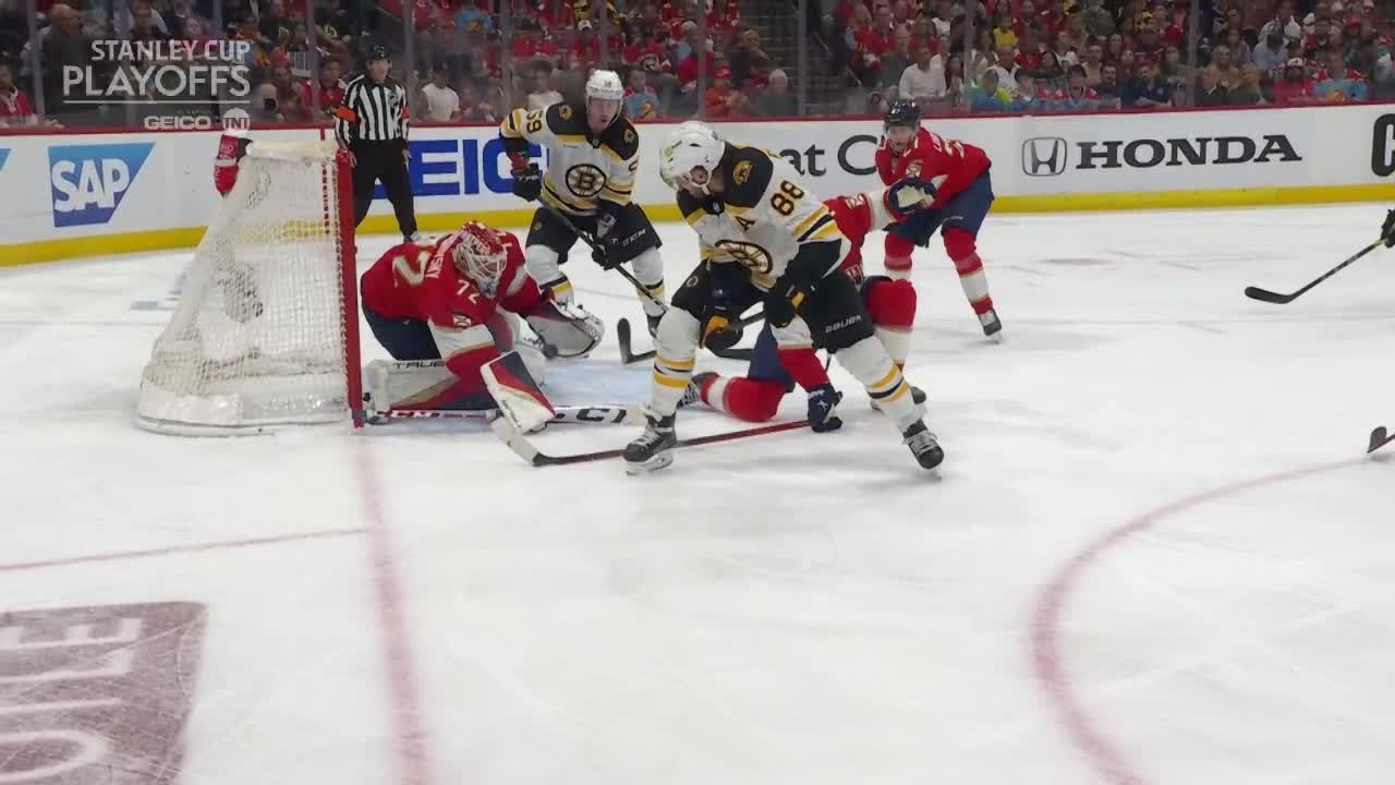Pastrnak with ridiculous BETWEEN-THE-LEGS goal
