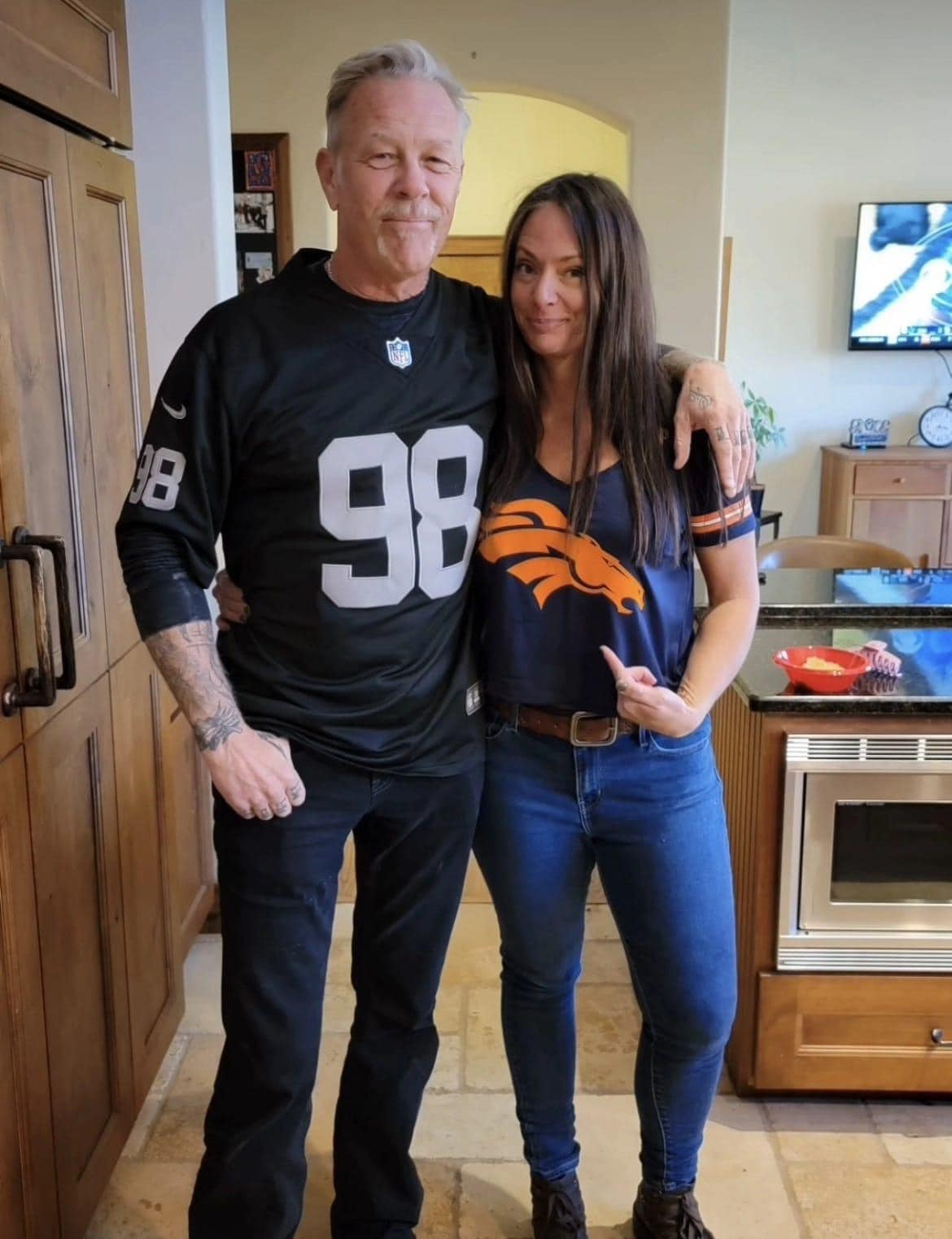 James Hetfield of Metallica gets it. His wife, not so much. Raw Chili