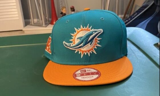 Hey Dolphins fans! I have been collecting sports caps for the better part of 20 years, and I’ve finally acquired all 124 major pro teams in the US and Canada! Here are my entries for the Fins 🐬🟠