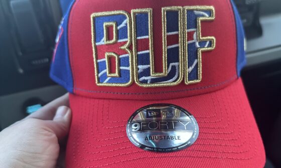 Picked up this beauty today. I love the gold accents. Really makes it pop. Picked up at the New Era Flagship Store.