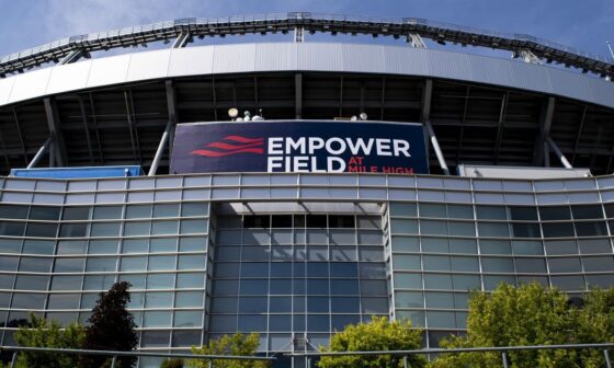 Future of Denver Broncos stadium splits mayoral candidates