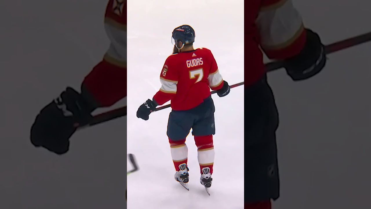 "Is that a hot dog?" 🌭🧐