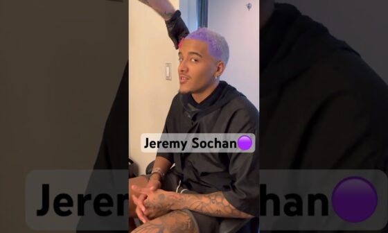 NBA correspondent Jeremy Sochan gets ready and dyes his hair ahead of the #NBADraft! 🙌| #Shorts