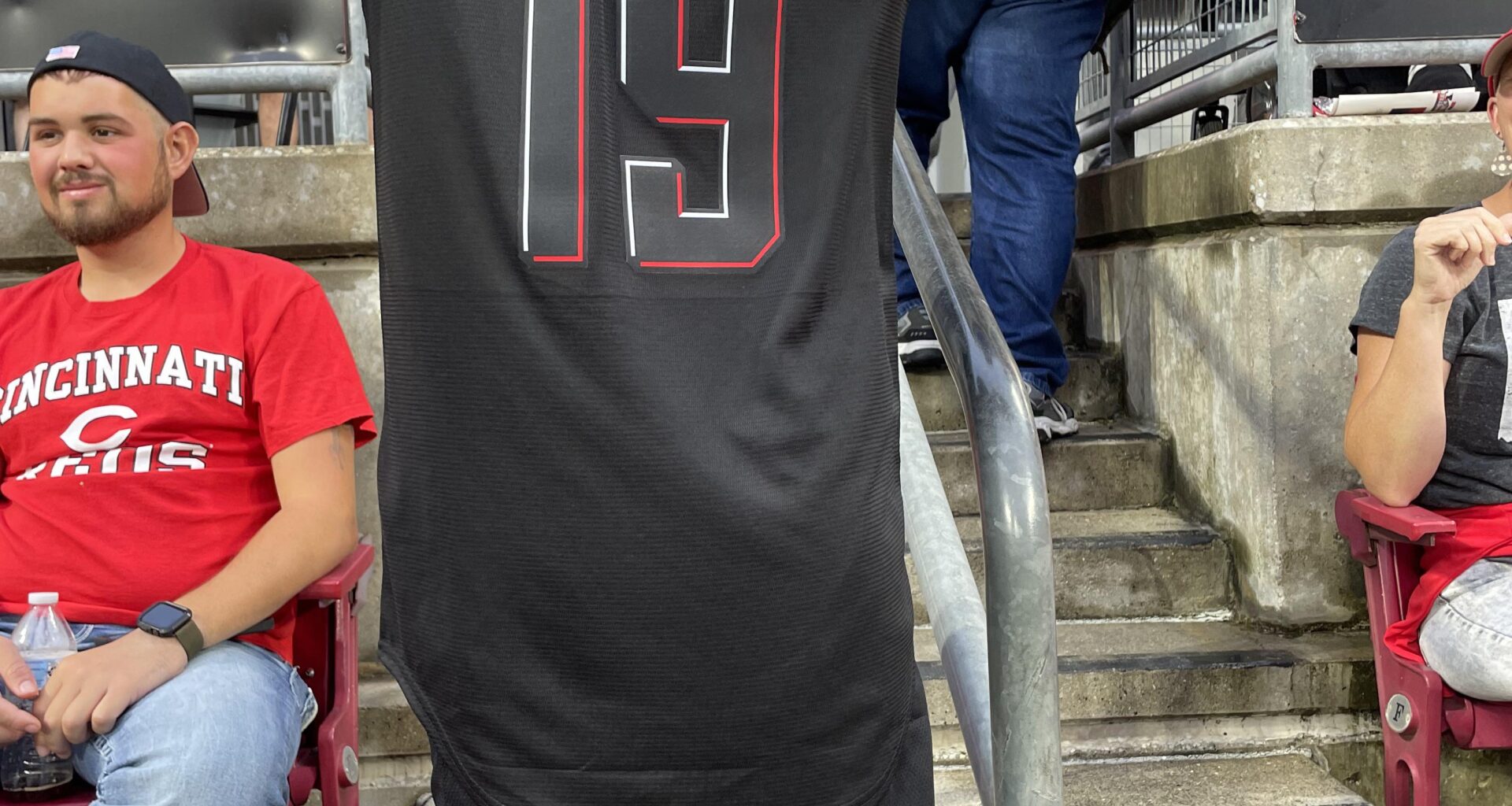 It’s Friday and Votto still bangs!