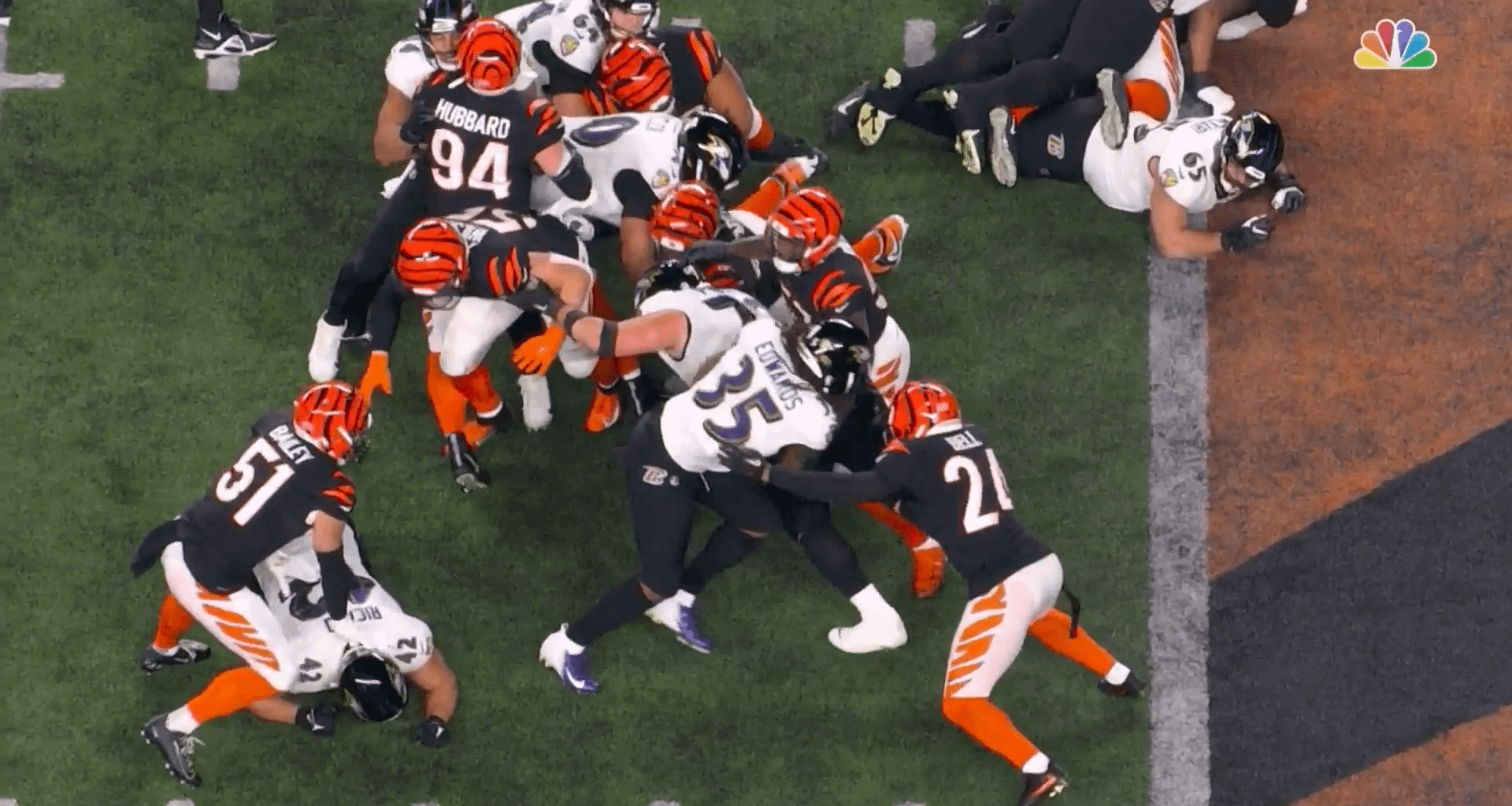 [Highlight] Today marks 98 days until the 2023 NFL Season Starts! Let’s remember when Sam Hubbard scored on this 98 yard fumble return for a TD in last season’s AFC Wild Card game against the Ravens. It is the longest fumble recovery for a TD in NFL playoffs history. Bengals win, 24-17.