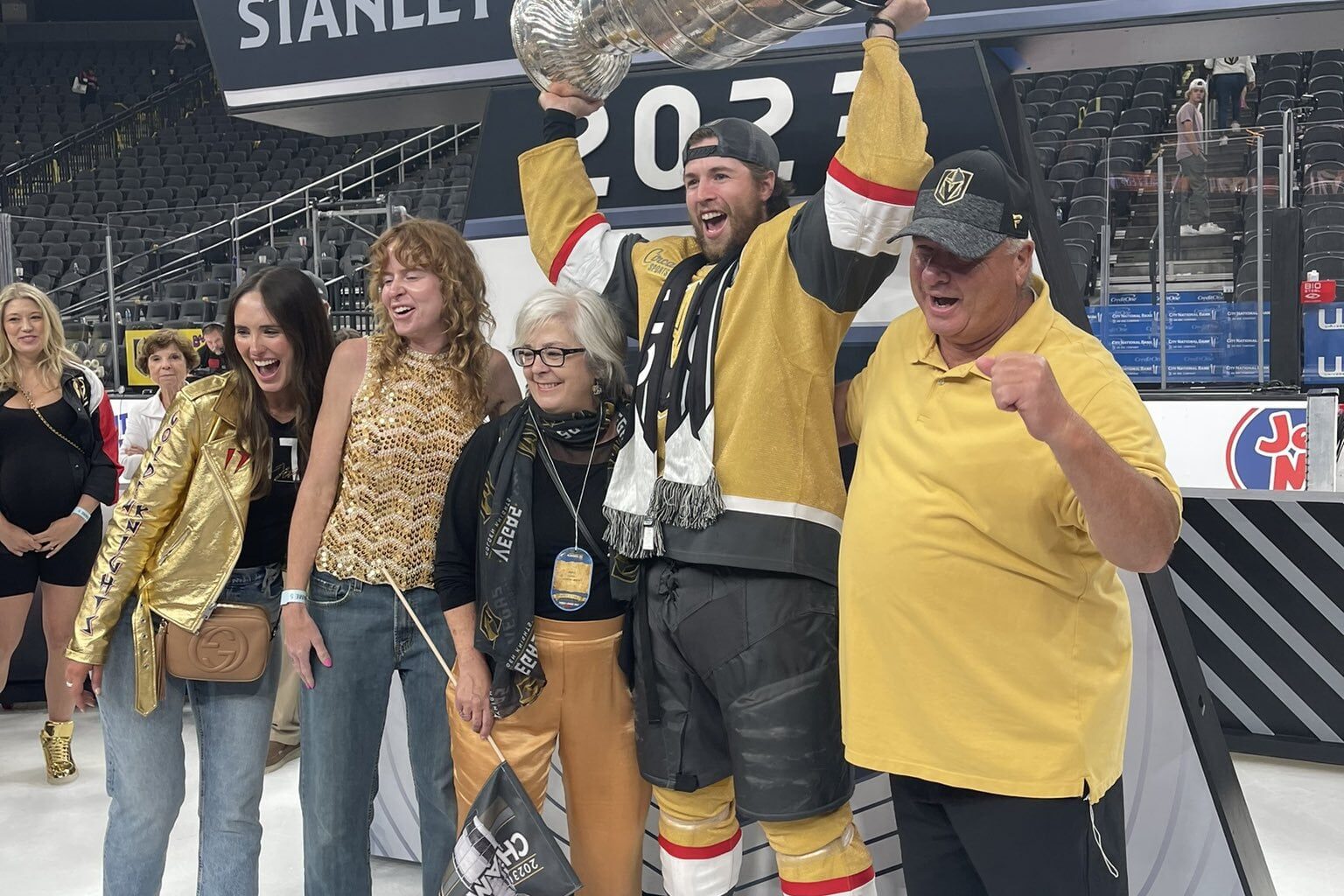 [Chris Chapman 🏳️‍🌈クリス] Ben Hutton shares and incredible moment with his family …. Oh and he said if it’s requested he’s doing Barbie Girl at the parade #VegasBorn