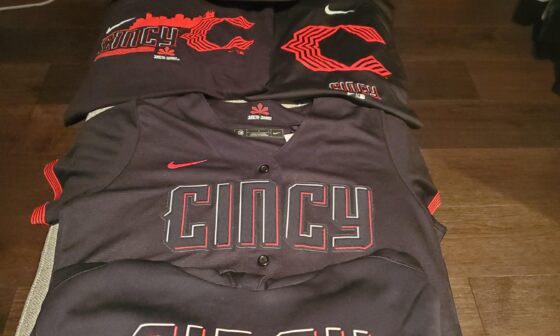 Reds City Connect Gear