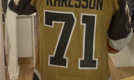 Got my Karlsson jersey!