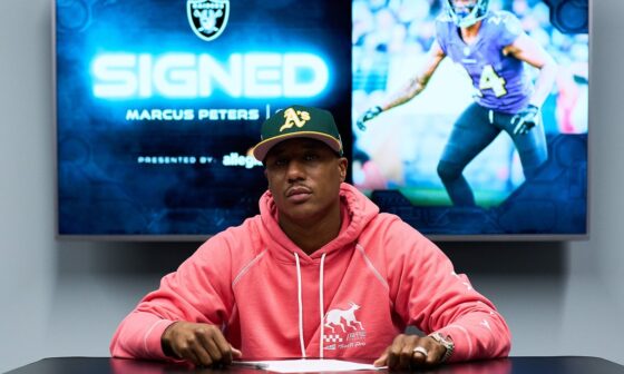 A great signing for the Raiders today, that hat is sooo clean!