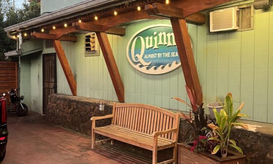 Quinn’s Packers Bar- Kona, Hawaiian