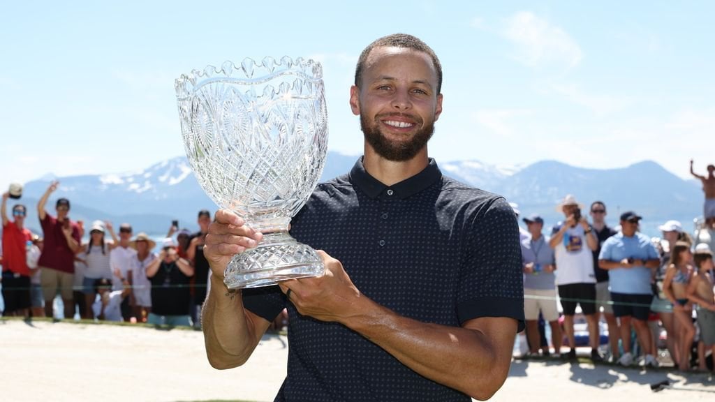 Steph clinches celeb golf event with eagle on 18…Past Basketball Player that won this event VINNY DEL NEGRO!!