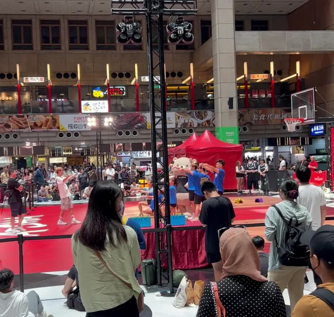 What is Duncan Robinson doing in Taiwan😭😭😭