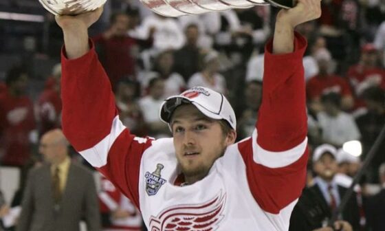 [Deen] Two-time Stanley Cup champion Darren Helm is retiring from the NHL