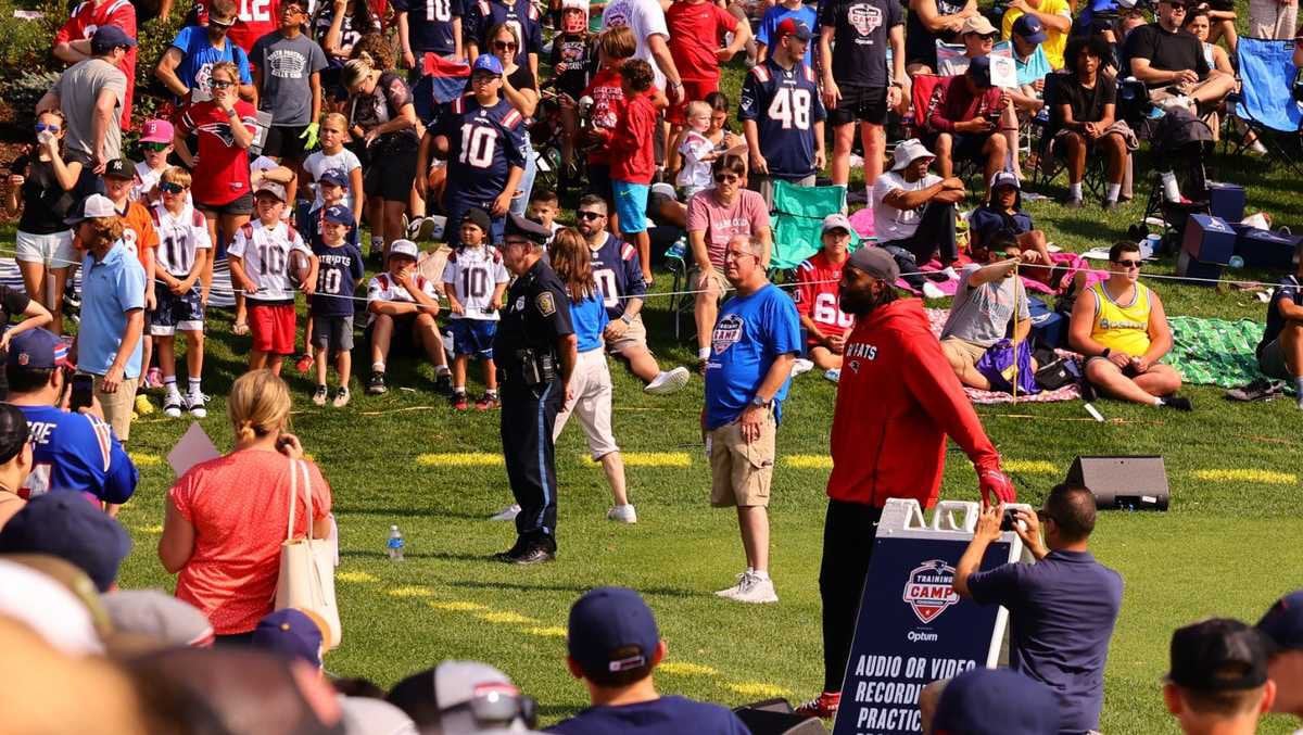 Matthew Judon plays catch with fans on Patriots' training camp opening day