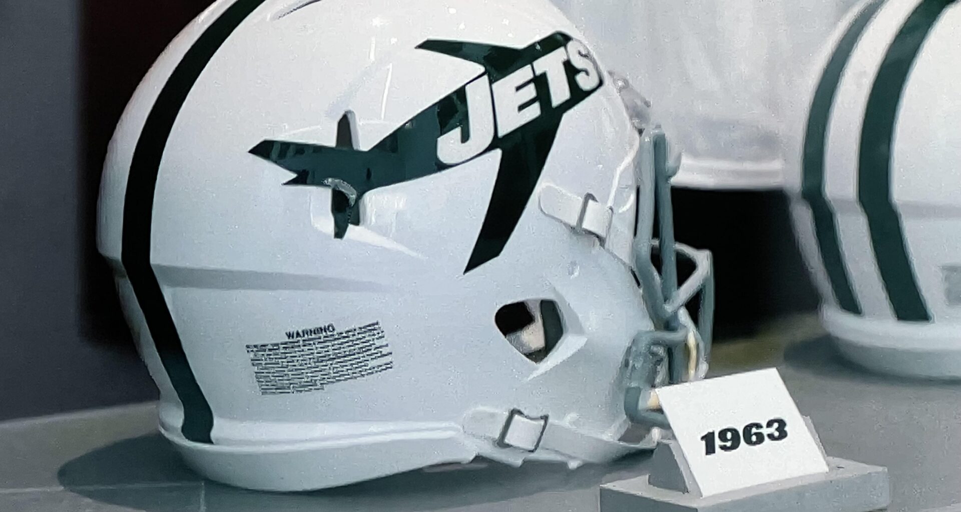 I’d absolutely love to see this helmet come back too