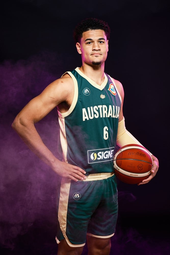 Josh Green against Japan : 15 pts / 3 Rbs / 4 Stls in 21 minutes