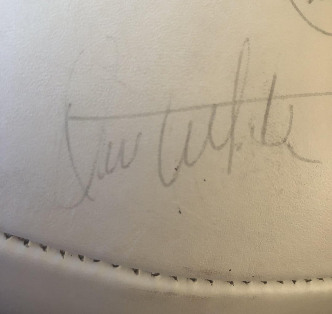 Autograph identifying help