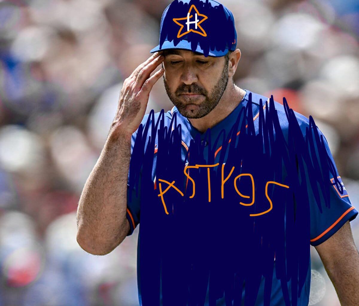 First look at Verlander in an Astros uniform 👀