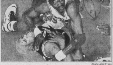 Hakeem Olajuwon & Dennis Rodman fight for a rebound during Game 4 of the 1995 NBA WCF. (May 29, 1995)