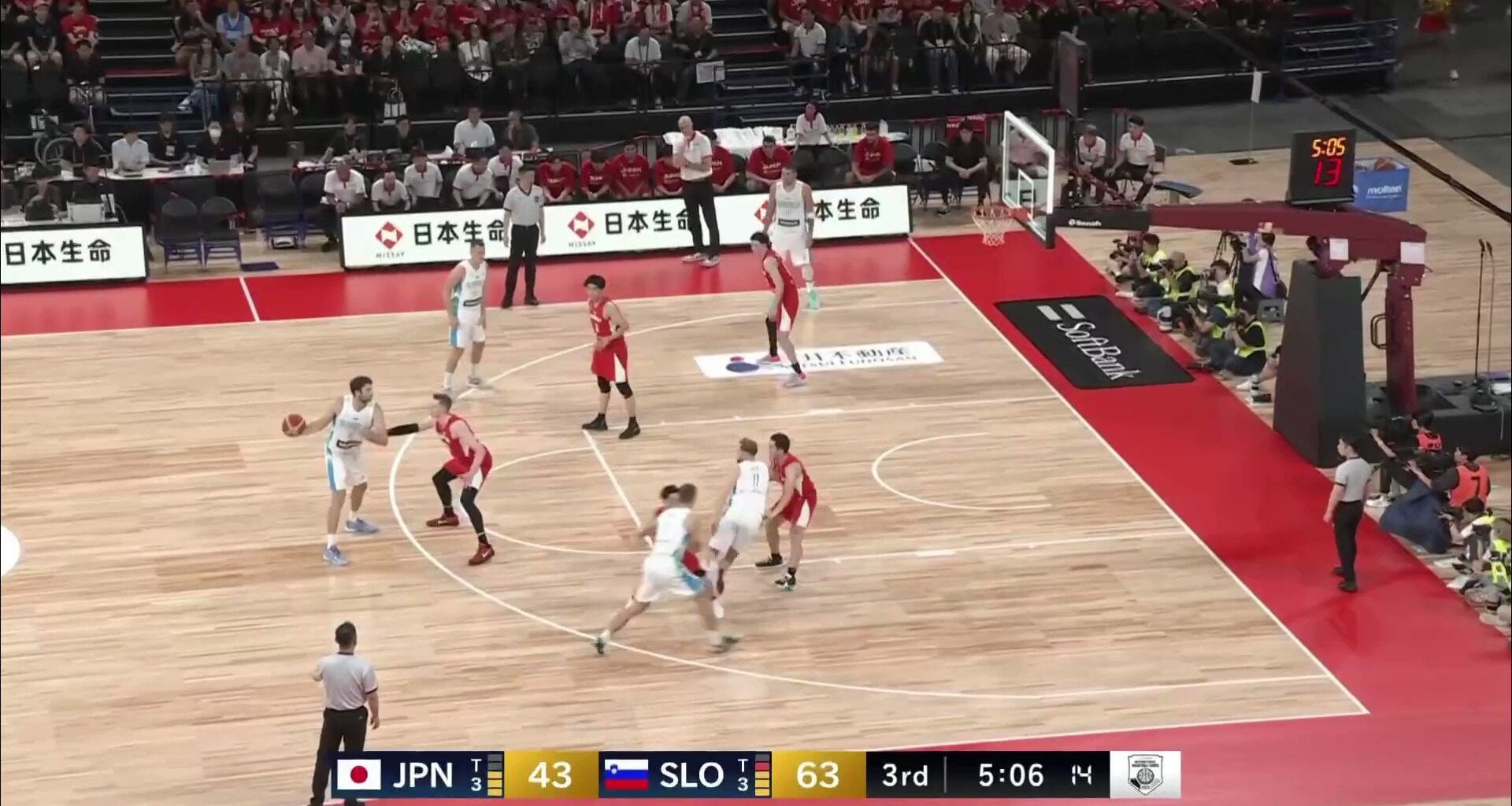 Absolutely BONKERS pass by Luka