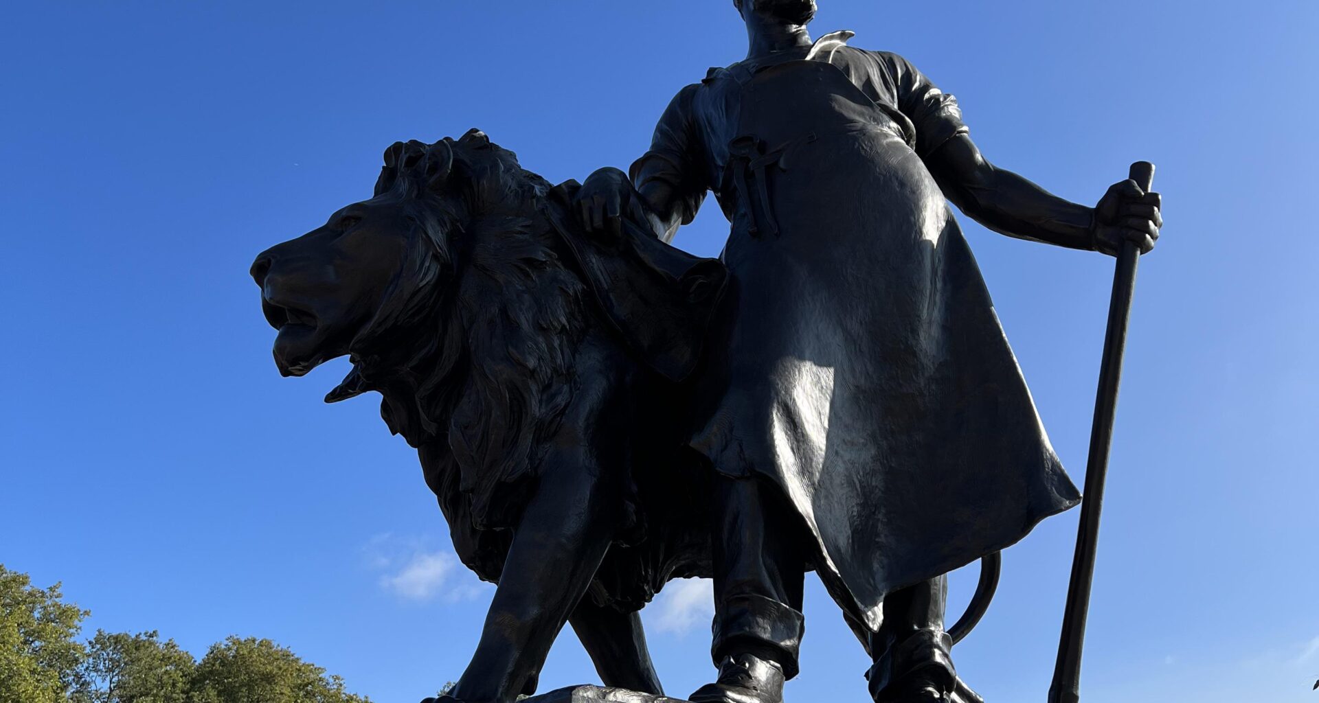 In London, found a statue dedicated to one of Dan Campbell’s ancestors
