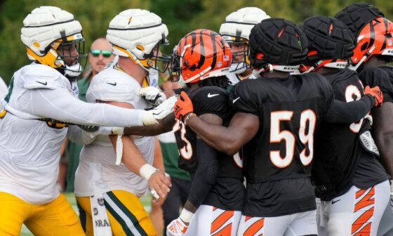Packers OL Elgton Jenkins escorted off after brawls with Bengals
