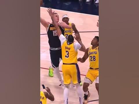 The joker with a smooth hook shot over AD