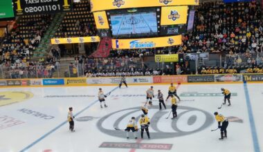 I went to a Liiga All Star Alumni game today. Here's some pictures.