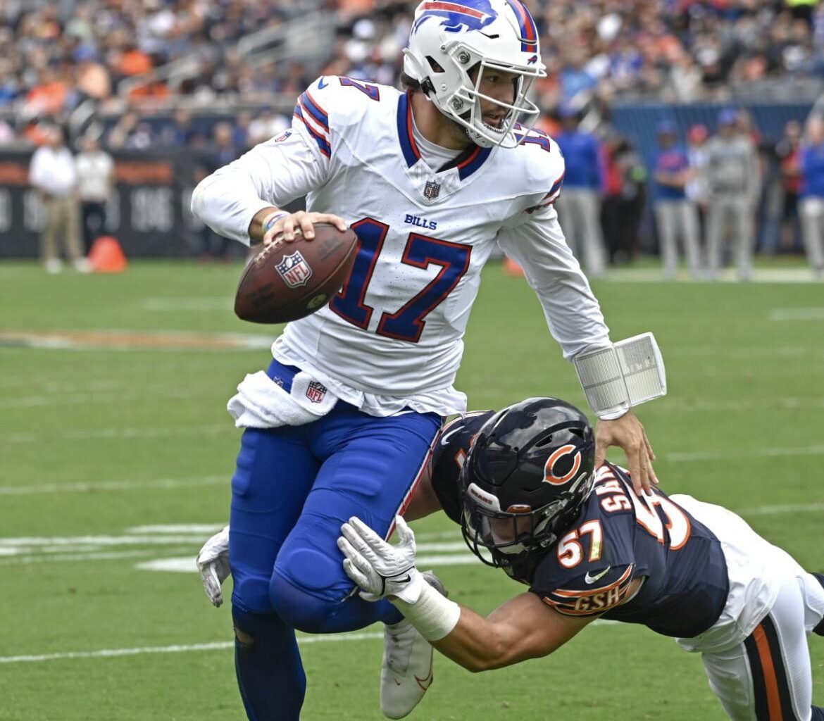 Anyone else notice Allen wearing long sleeves in the summer?