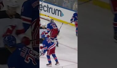 You GLOVE to see it from Shesterkin! 😱🗽