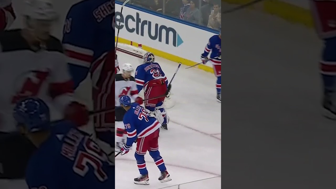 You GLOVE to see it from Shesterkin! 😱🗽