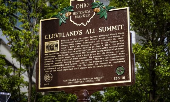 [Browns] We're honored to unveil the Cleveland Civil Rights Trail historical marker for the Ali Summit. Jim Brown's key involvement in this monumental event will be forever enshrined outside our stadium.