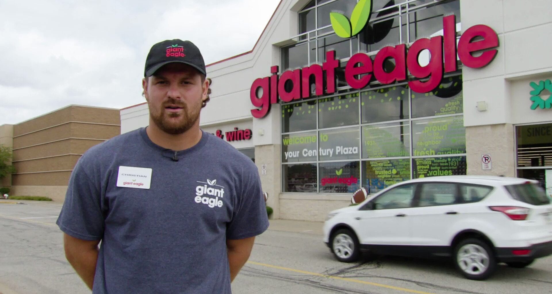 @ckuntz24 goes undercover at @GiantEagle & surprises #Steelers fans with tickets to the home opener.