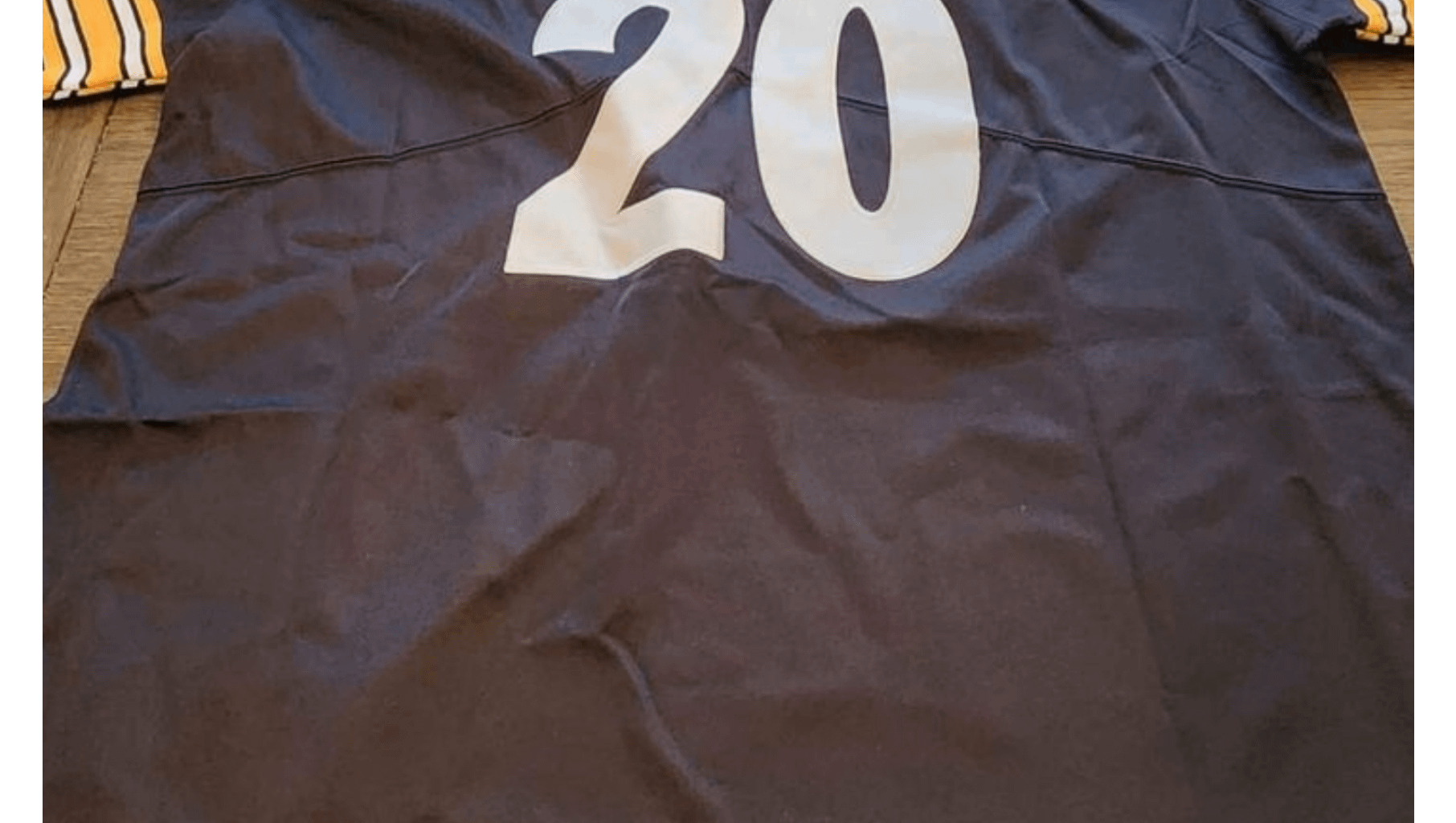 When someone tries to sell a bogus jersey