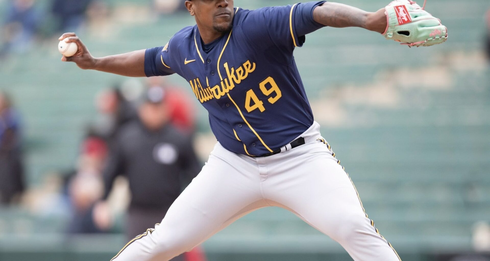RHP Thyago Vieira selected from Triple-A Nashville. LHP Clayton Andrews optioned to Triple-A Nashville. [via Milwaukee Brewers]