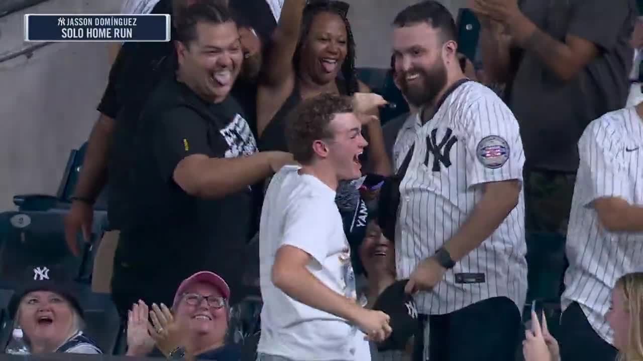 [Highlight] Jasson Dominguez hits a rocket for his first Yankees Stadium home run!