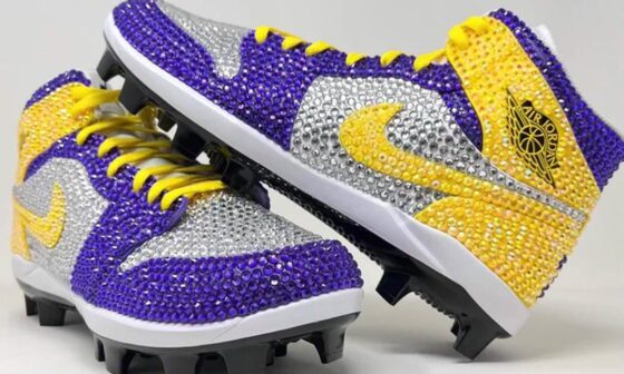 [Sneakers] Fernando Tatis Jr. honors the Mamba for the Padres' upcoming series against the Dodgers 💜💛