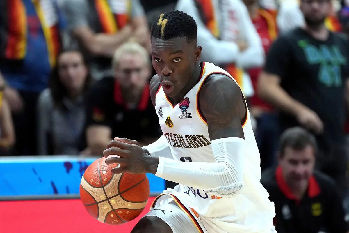 Congratulations to former Laker, Dennis Schröder on winning the 2023 FIBA World Cup with Germany 🇩🇪💜💛