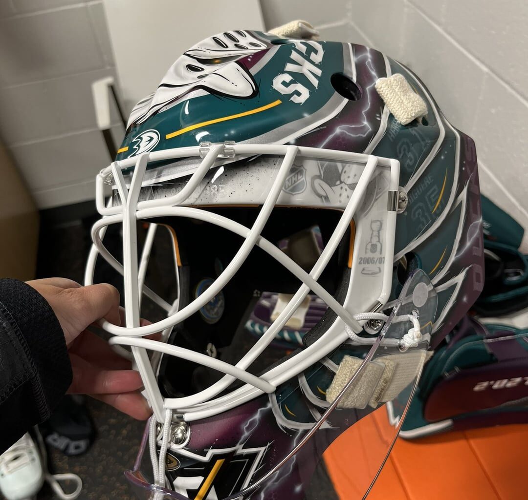 Ducks' goalie Lukáš Dostál has a brand new special mask and pads for the Ducks' 30th anniversary season.