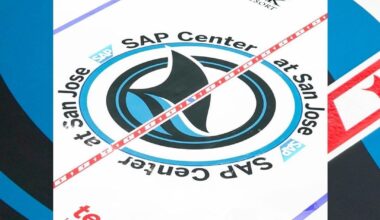 That center ice line 😍