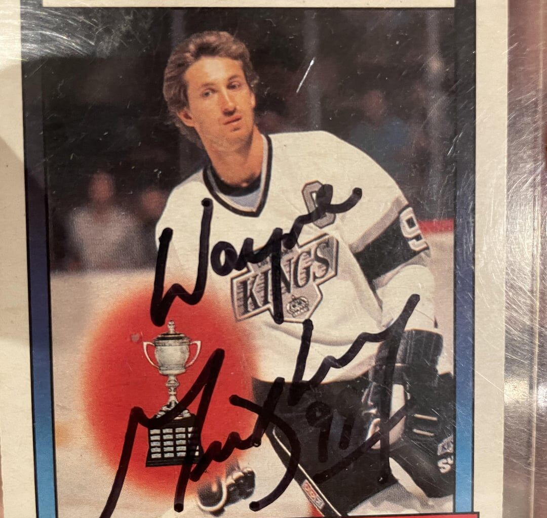 Is this Autograph real?